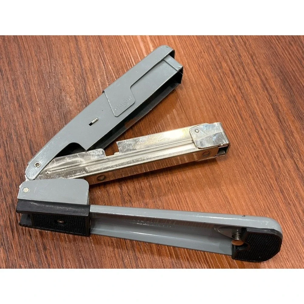 Vintage Arrow 207 Heavy Duty Deluxe Standard Stapler Grey Made In USA
